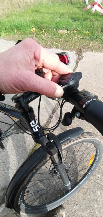 RAVEMEN Bike Turn Signals. Rear Light Bicycle. Wireless Taillight Horn .NT101 Anti-Theft Vibration Alarm. Auto On-Off Brake Sensor.
